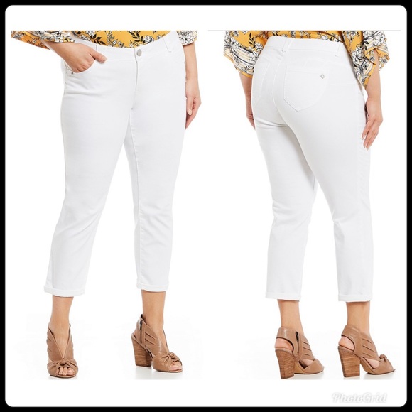 Democracy Denim - NWT Democracy “Ab Solution” Crop Ankle Jeans White
